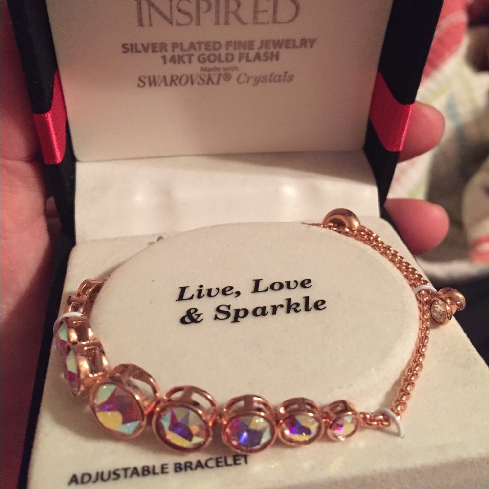 Adjustable bracelet